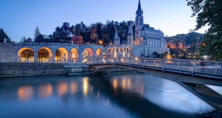 Basque Country with Lourdes from Madrid - Europamundo 6