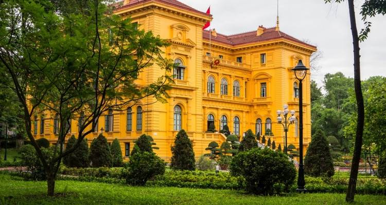 5 Days Hanoi and Halong Bay Tour (private guide & driver） - UME Travel Co. Ltd 6