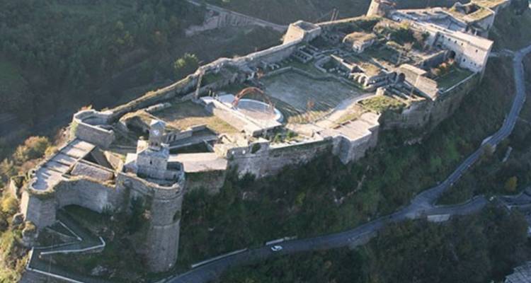 Excursión privada de un día a Gjirokastra desde Tirana - Go as Local  1