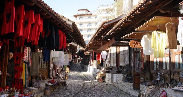 Visita a Kruja y Cata de Vinos en un Día desde Tirana - Go as Local  3