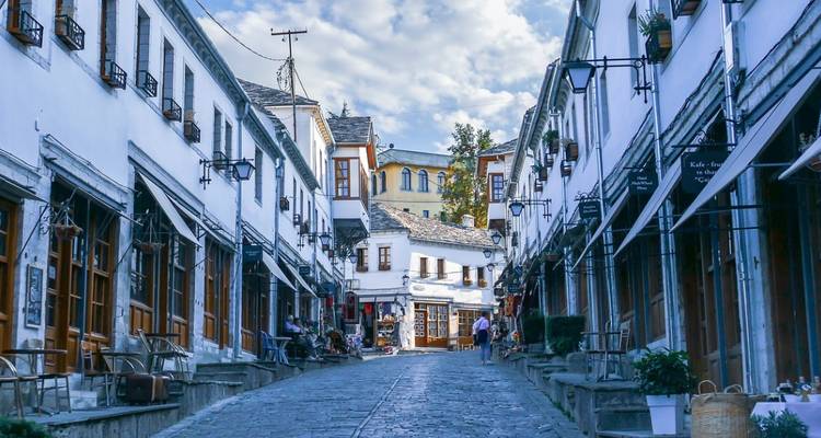 Excursión a Saranda, Butrint y Gjirokastra desde Tirana - Go as Local  2
