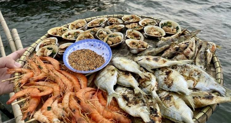 10 Days Central Vietnam Tour (private guide & driver） - UME Travel Co. Ltd 7