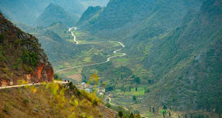 Circuito de 6 días por Ha Giang en moto - Maika Tours 3
