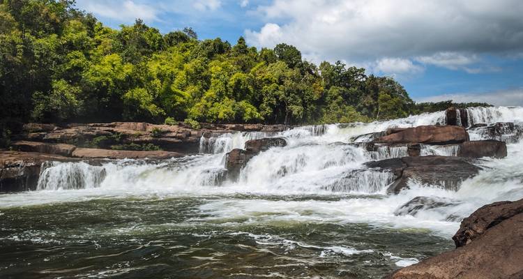 Cambodia Motorcycle Adventure: from Phnom Penh to Siem Reap via Cardamom Mountains, Preah Vihear - VietLong Travel 7