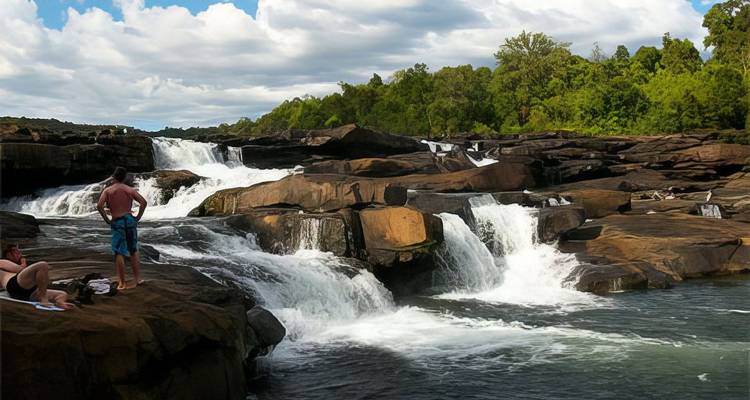 Cambodia Motorcycle Adventure: from Phnom Penh to Siem Reap via Cardamom Mountains, Preah Vihear - VietLong Travel 8