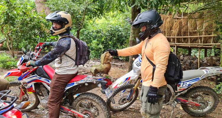 Timeless Siem Reap Motorbike Tour to Phnom Penh via Kampong Thom and Preah Khan - VietLong Travel 10
