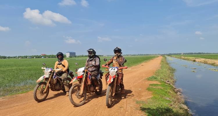 De Siem Reap a Phnom Penh Circuito en moto todoterreno a Koh Ker, Preah Vihear, Parque Nacional de Kirirom - VietLong Travel 1