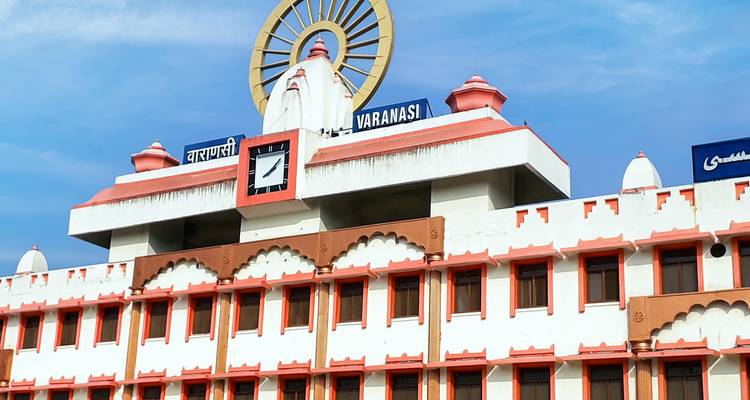 FROM DELHI: Agra Overnight With Varanasi Tour By Indian Railway -  Taj Voyages Tours  7