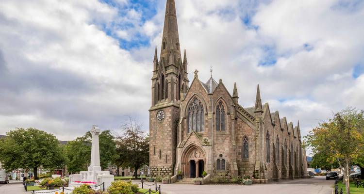 Aberdeenshire, Balmoral Castle & the Northeast Coast - Timberbush Tours 2