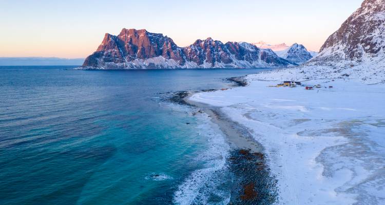 Aventure hivernale dans les Lofoten : La magie des aurores boréales et les maisons sur pilotis (3 destinations) - journaway 2