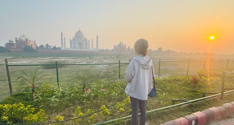 Amanecer en el Taj Mahal con entradas - Fragrance of Taj 6