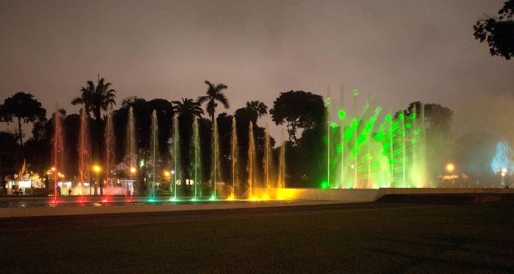 Visita nocturna al Museo Larco, Taberna de Pisco y Circuito Mágico del Agua - VIAJES PACIFICO 4