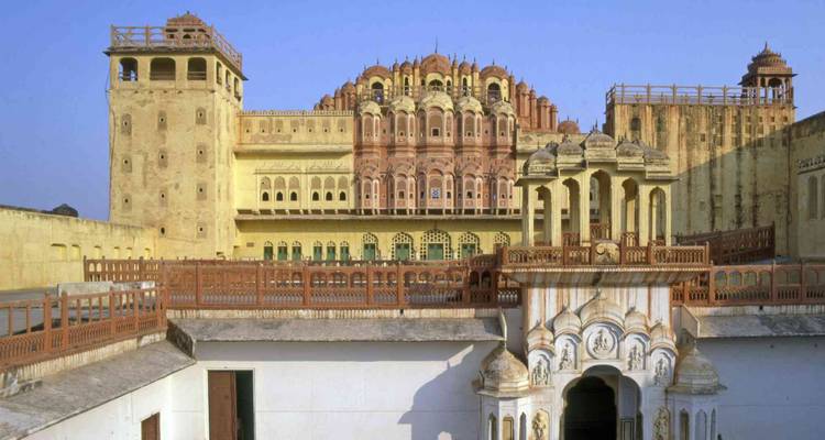 Circuit privé de 8 jours en Inde du Nord : Delhi, Jaipur, Agra et Varanasi - MTA Destination Management Company 8