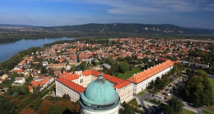 The beautiful blue Danube (port-to-port cruise) (9 destinations) - CroisiEurope River Cruises 8