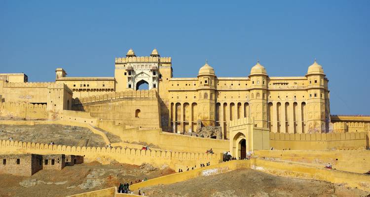 Religious and Historical Varanasi & Khajuraho Tour with Delhi Agra Jaipur! -  Taj Voyages Tours  10