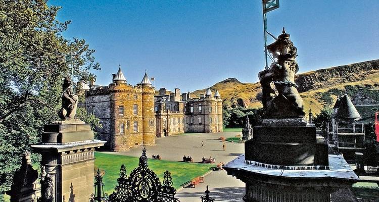 Discover Edinburgh and Glasgow consciously - DERTOUR 7
