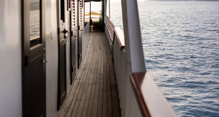 Crucero de ida y vuelta Trogir - Dubrovnik - Trogir, en el MS Equator - Kompas 1