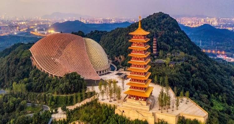 FROM THE GREAT WALL TO THE RISING SUN: A JOURNEY THROUGH CHINA AND JAPAN - Receptivo Aborigen Tours 8
