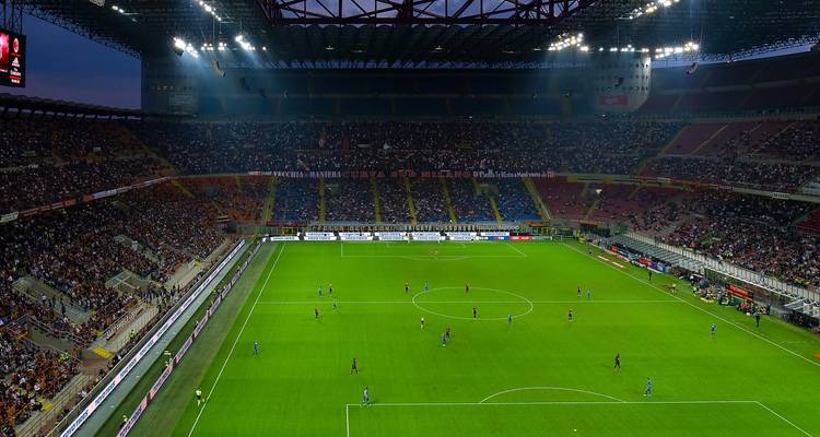 Tournée du patrimoine du football européen : Johan Cruyff Arena, Allianz Arena et San Siro Tours. - STM Tours LLC 3