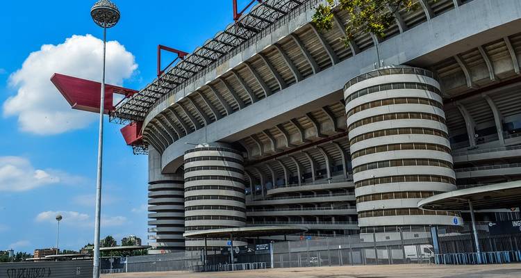 Tournée du patrimoine du football européen : Johan Cruyff Arena, Allianz Arena et San Siro Tours. - STM Tours LLC 4