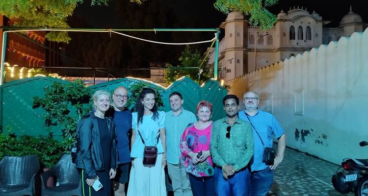 Delhi to Agra & Jaipur with Mumbai: 7 Days Guided Tour with Spanish Guide - Go City Adventures 1