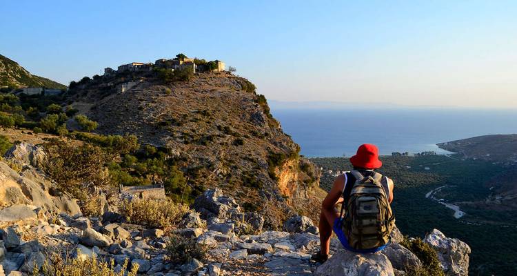 Caminando por los senderos costeros de Albania - Explore! 7