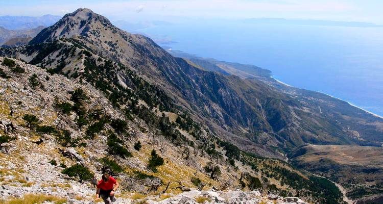 Caminando por los senderos costeros de Albania - Explore! 8