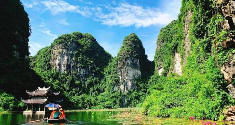 Excursion d'une journée depuis Hanoi : Bai Dinh de luxe, Trang An, grotte de Mua avec déjeuner buffet - en limousine | Vietnam - Open Asia Travel  3