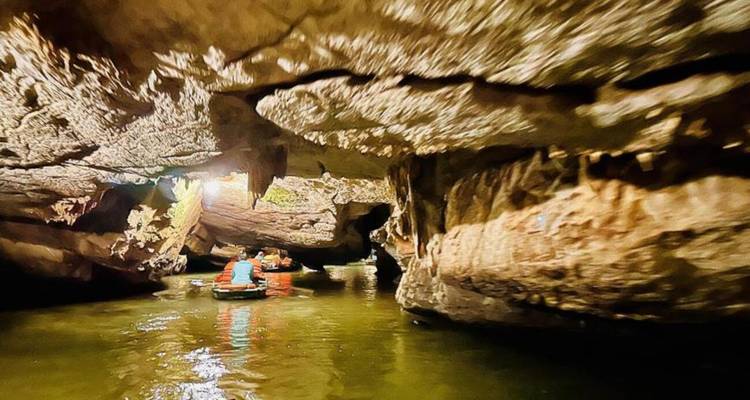 Hoa Lu - Trang An Excursión de 1 Día: Ninh Binh Desde Hanói | Vietnam - Open Asia Travel  2