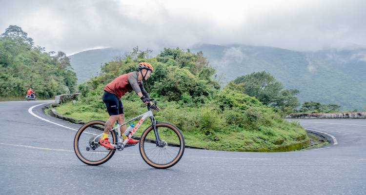 Aventure en E-Bike de Saigon à Hue : 13 jours du Vietnam moderne à l'ancien - Mr Biker Saigon 6