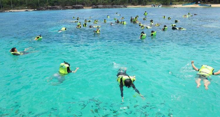 Phu Quoc: Excursión de un día a 4 islas en lancha rápida con teleférico y experiencia en el parque acuático Aquatopia en Phu Quoc | Vietnam - Open Asia Travel  2