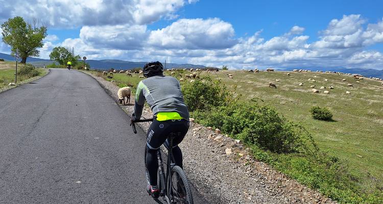 Excursión en E-Bike por Albania - Alb Expeditions 8