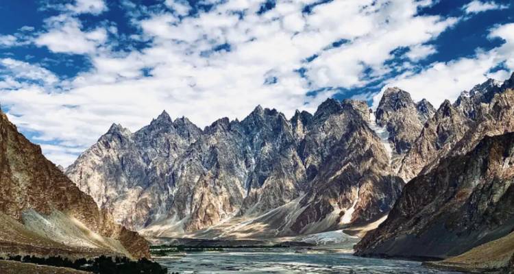 Premium Tour -  Ghizer, Hunza, and Skardu Valley - Gypsy Traces and Tours 7