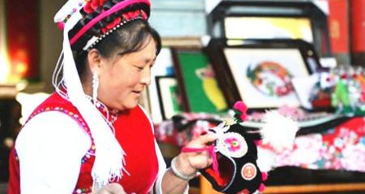 Yunan:  Dali, Shangri-La, Lijiang Light Hiking Mini Group Tour 7D - Top China Travel 6