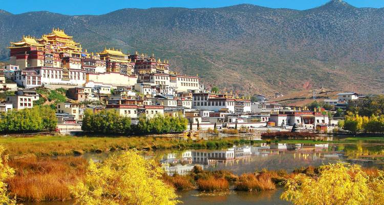 Yunan:  Dali, Shangri-La, Lijiang Light Hiking Mini Group Tour 7D - Top China Travel 10