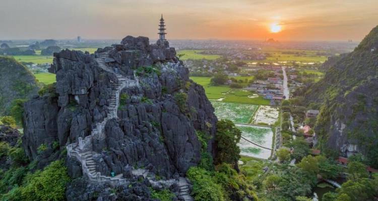 Desde Hanoi: Excursión de Lujo de un Día a Hoa Lu, Tam Coc y la Cueva de Mua con Almuerzo Buffet - en Limusina｜Vietnam - Open Asia Travel  6