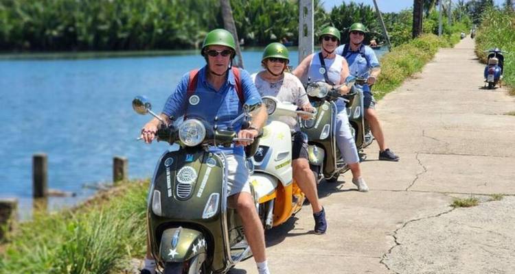 Excursiones en Vespa por Hoi An: Lo más destacado y las joyas ocultas de Hoi An con excursión en barco cesta | Hoi An, Vietnam - Open Asia Travel  3