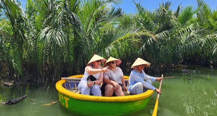 Excursiones en Vespa por Hoi An: Lo más destacado y las joyas ocultas de Hoi An con excursión en barco cesta | Hoi An, Vietnam - Open Asia Travel  6