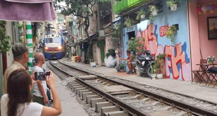 Hanoi Motorbike Tour : FOOD + CULTURE + FUN By Vintage Motorbike｜Vietnam - Open Asia Travel  2