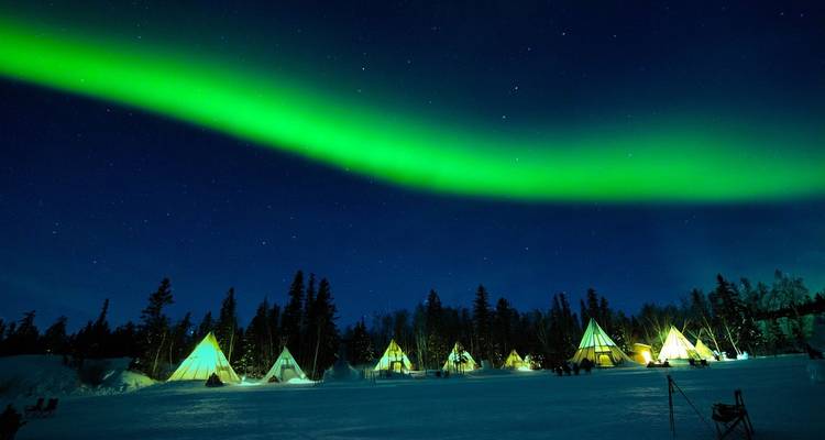 EXPLOREZ LES AURORES MAGIQUES DE YELLOWKNIFE - Receptivo Aborigen Tours 1