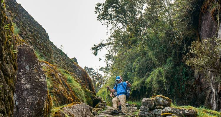 Trek along the Inca Trail & Machu Picchu - 7 Days - Valencia Travel Cusco 3