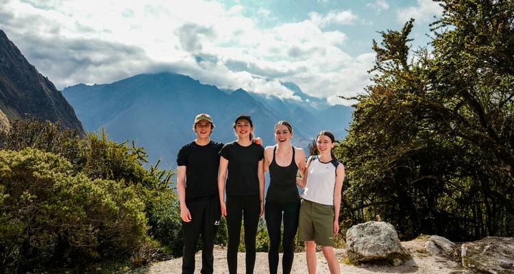 Trek along the Inca Trail & Machu Picchu - 7 Days - Valencia Travel Cusco 7