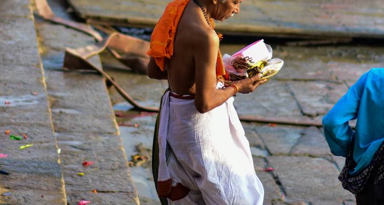 Varanasi: Private Fully-Day Tour with Sarnath and Boat Ride -  Taj Voyages Tours  1