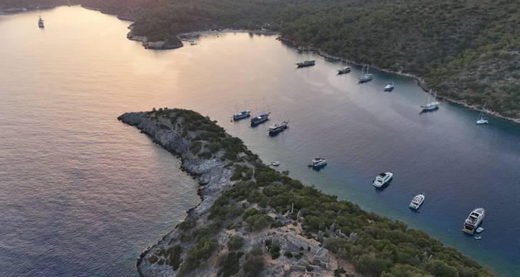 Navega por Turquía: Fethiye Kekova Fethiye Crucero en Goleta de Edad Mixta - Farout Turkey 5