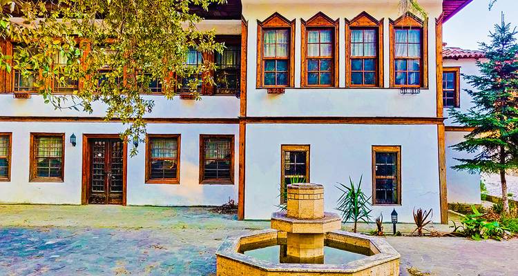 Découvrir la culture et le littoral albanais (10 destinations) - Gebeco 2
