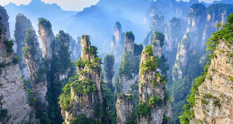 China's triad Mountain Worlds, Lake Landscapes and millions of Lights - Gebeco 3