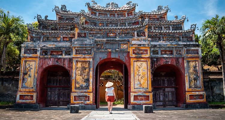 Women in Vietnam - tradition, change and strength - Gebeco 1