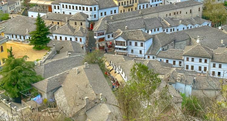 Depuis Tirana : Gjirokastra, vieille ville de l'UNESCO et Blue Eye - Smart Tour Albania 3