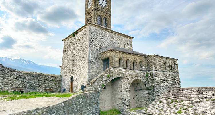 Depuis Tirana : Gjirokastra, vieille ville de l'UNESCO et Blue Eye - Smart Tour Albania 4