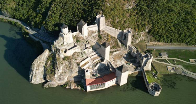SERBIA | Monasterios, castillos, gastronomía - Ruefa Studienreisen 1